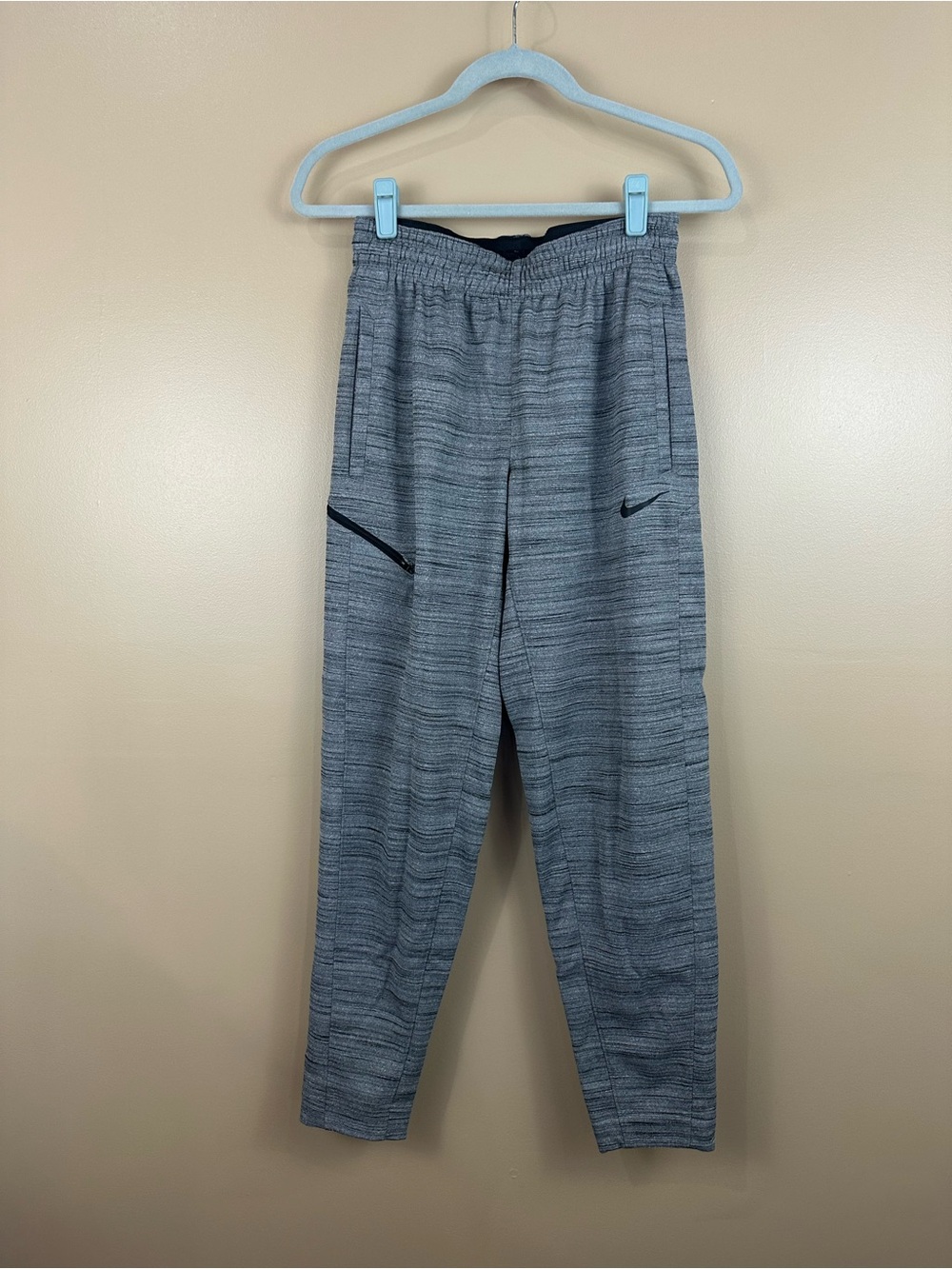 Nike Mens Dri-FIT Winterized Showtime Joggers Small Gray Black AQ4167-010